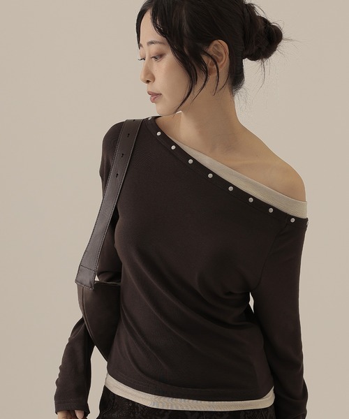 SUWDEE（スーディー）の「metal button layered tops（Tシャツ/カットソー・レディース・ブラウン/チャコールグレー/グレイッシュベージュ/ブラック・FREE）」の16枚目の写真