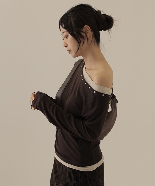SUWDEE（スーディー）の「metal button layered tops（Tシャツ/カットソー・レディース・ブラウン/チャコールグレー/グレイッシュベージュ/ブラック・FREE）」の5枚目の写真