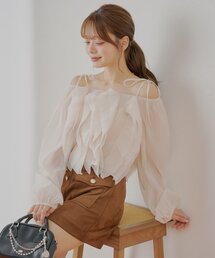 フリルオフショルブラウス