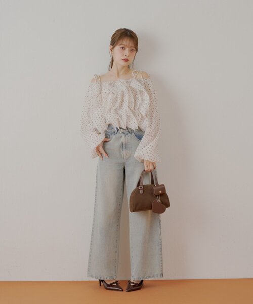 Chico(チコ)の「フリルオフショルブラウス(シャツ/ブラウス・レディース・アイボリー/ブラック系その他2/ホワイト系その他2/ピンク・FREE)」の7枚目の写真