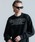 CRIMIE�i�N���C�~�[�j�́uTYPO GRAPHIC CREW NECK SWEAT�i�X�E�F�b�g�j�v�b�u���b�N