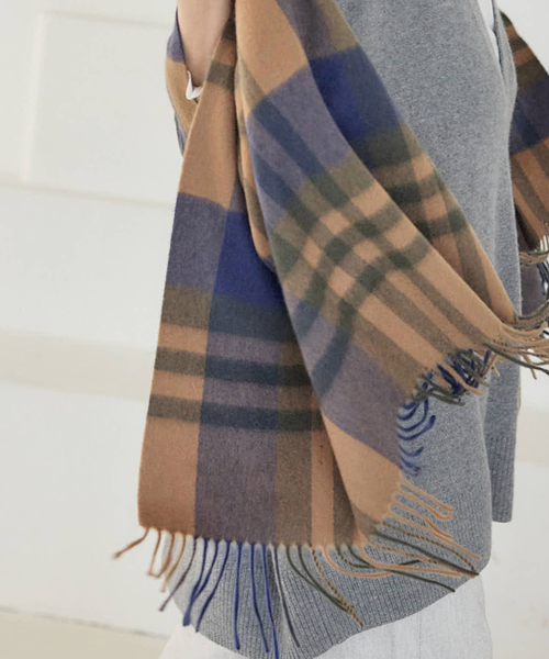 JOURNAL STANDARD(ジャーナルスタンダード)の「《WEB限定追加2》Cashmere ストール(ストール/ショール・レディース・ブラウン系その他/ライトブルー/ウッド・FREE)」の11枚目の写真