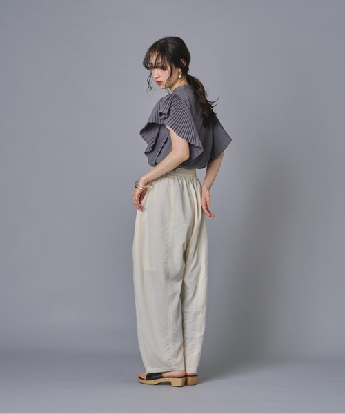 terrace(テラス)の「ポケットタックフォルムパンツ(その他パンツ・レディース・チャコールグレー/アッシュグレー/ブラック/ベージュ/キナリ/チャコール・MEDIUM/FREE)」の13枚目の写真