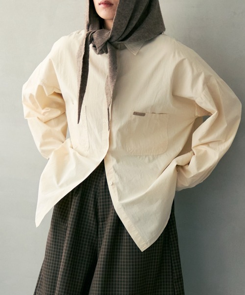 Crisp（クリスプ）の「2ポケットベーシックシャツ（シャツ/ブラウス・レディース・アイボリー/ピンク・FREE）」の6枚目の写真