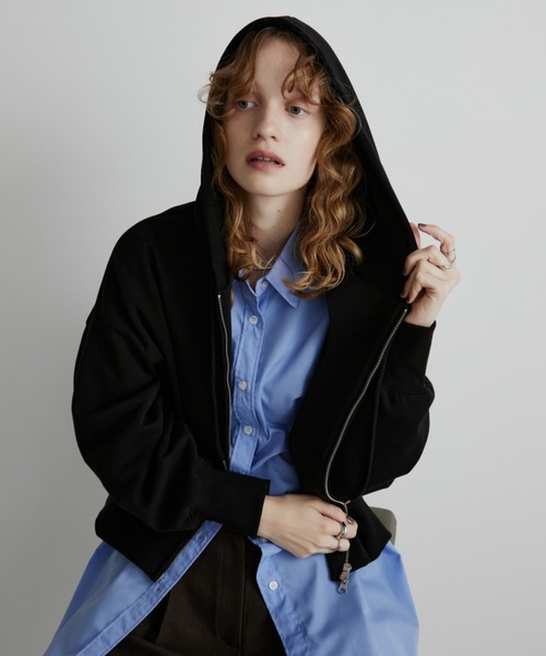 Aunt Marie's(アントマリーズ)の「クロップドZIPフーディ/パーカー(パーカー・レディース・ブラック/グレー/ホワイト・FREE)」の2枚目の写真