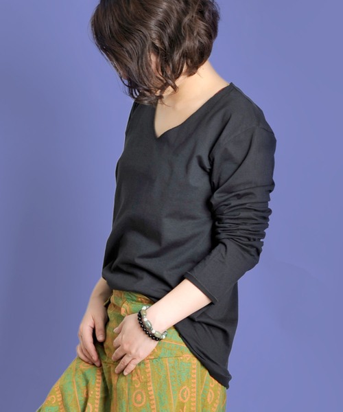 MARAI（マーライ）の「杢カラー長袖VネックTシャツ（Tシャツ/カットソー・レディース・ブルー/ネイビー/ブラウン/グレー/ワイン/ブラック・L/XL）」の2枚目の写真