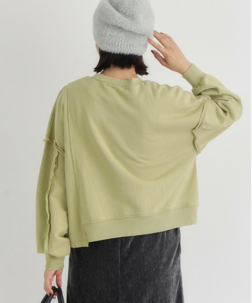 Right-on（ライトオン）の「【HONEYSUCKLE ROSE】切り替えデザインスウェットプルオーバー (切り替えデザイン/立体シルエット/コットン混紡/微光沢/大人カジュアル)（スウェット・レディース・グリーン/キナリ/ダークグレー/ブラック・M/L/S）」の17枚目の写真