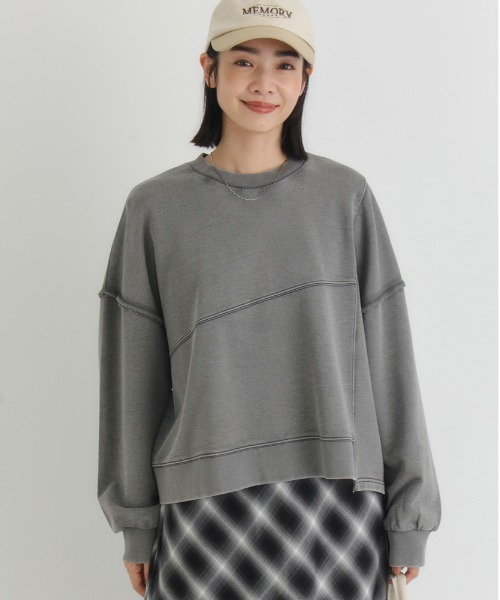 Right-on（ライトオン）の「【HONEYSUCKLE ROSE】切り替えデザインスウェットプルオーバー (切り替えデザイン/立体シルエット/コットン混紡/微光沢/大人カジュアル)（スウェット・レディース・グリーン/キナリ/ダークグレー/ブラック・M/L/S）」の22枚目の写真