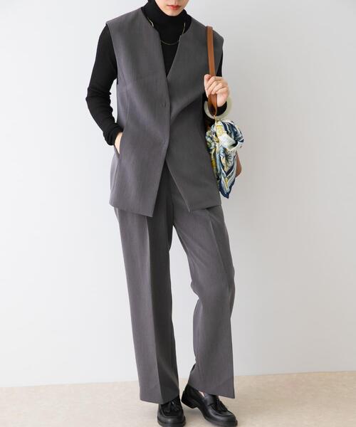 F by ROSSO(エフバイロッソ)の「F by ROSSO キーネックジレ+ワイドパンツ(セットアップ・レディース・グレー/ブラック・38/36)」の4枚目の写真