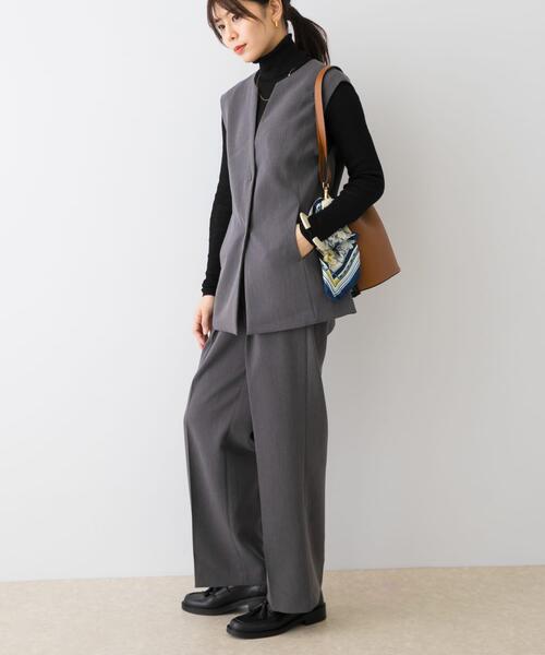 F by ROSSO(エフバイロッソ)の「F by ROSSO キーネックジレ+ワイドパンツ(セットアップ・レディース・グレー/ブラック・38/36)」の5枚目の写真