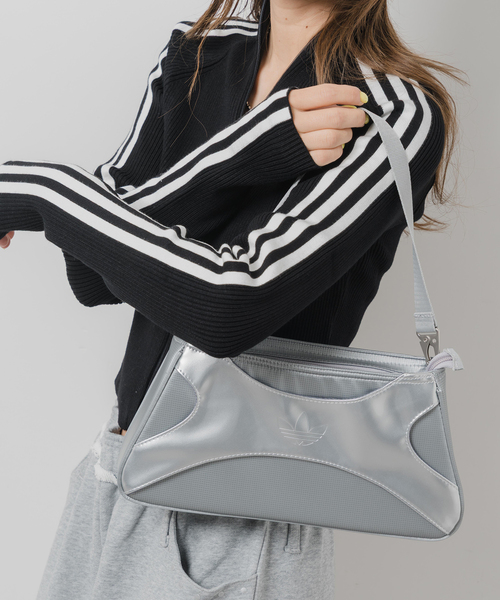 adidas(アディダス)の「adidas / アディダス CLUTCH SH BAG(ショルダーバッグ・レディース・シルバー/ブラック・FREE)」の9枚目の写真