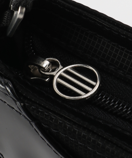 adidas(アディダス)の「adidas / アディダス CLUTCH SH BAG(ショルダーバッグ・レディース・シルバー/ブラック・FREE)」の19枚目の写真
