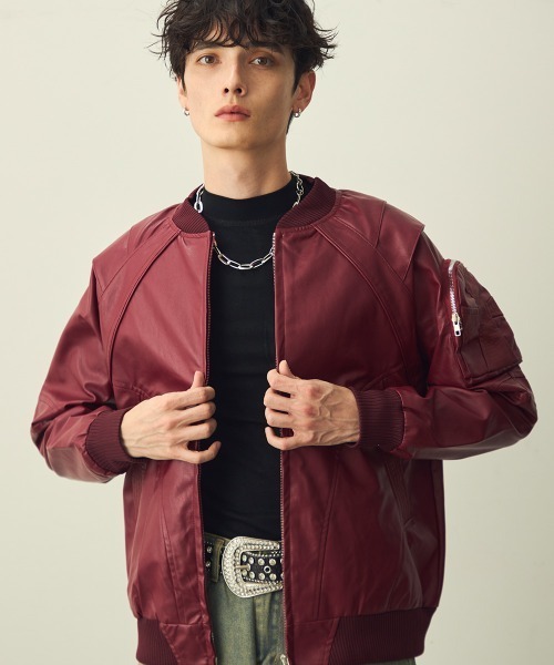 Shoowtime（ショウタイム）の「Double-zip cross design synthetic leather jacket / ダブルジップクロスデザイン合成皮革ブルゾン（ブルゾン・メンズ・ブラック/バーガンディー・MEDIUM/LARGE/X-LARGE）」の2枚目の写真