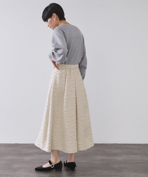 OPAQUE.CLIP（オペークドットクリップ）の「フェザージャカードタックフレアスカート【洗濯機OK】（スカート・レディース・アイボリー/ダークブラウン・38/40/42）」の4枚目の写真