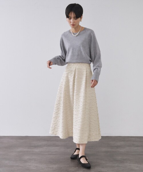 OPAQUE.CLIP（オペークドットクリップ）の「フェザージャカードタックフレアスカート【洗濯機OK】（スカート・レディース・アイボリー/ダークブラウン・38/40/42）」の5枚目の写真