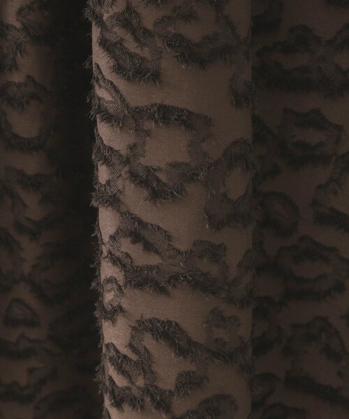 OPAQUE.CLIP（オペークドットクリップ）の「フェザージャカードタックフレアスカート【洗濯機OK】（スカート・レディース・アイボリー/ダークブラウン・38/40/42）」の10枚目の写真