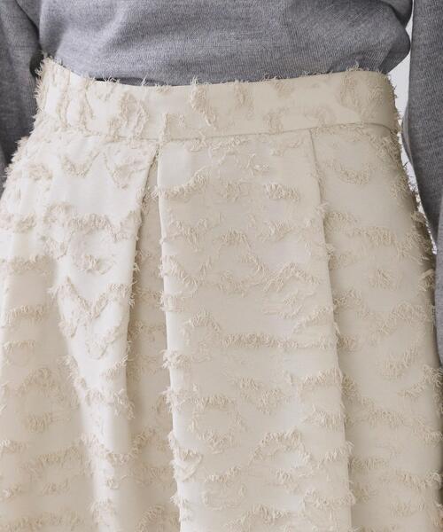 OPAQUE.CLIP（オペークドットクリップ）の「フェザージャカードタックフレアスカート【洗濯機OK】（スカート・レディース・アイボリー/ダークブラウン・38/40/42）」の14枚目の写真