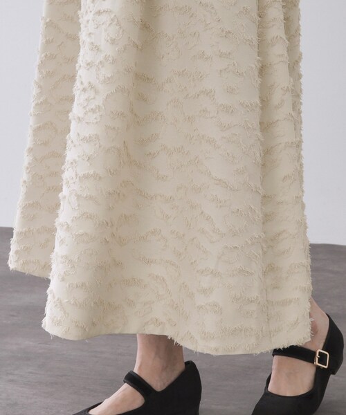 OPAQUE.CLIP（オペークドットクリップ）の「フェザージャカードタックフレアスカート【洗濯機OK】（スカート・レディース・アイボリー/ダークブラウン・38/40/42）」の16枚目の写真