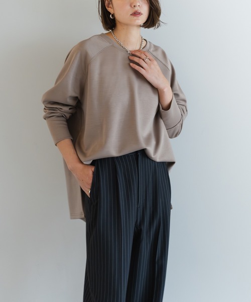 Bonjour Sagan(ボンジュールサガン)の「サイドスリットポンチプルオーバー(Tシャツ/カットソー・レディース・アイボリー/ブラウン系その他/ブラック・FREE)」の1枚目の写真