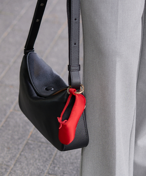 IENA(イエナ)の「《WEB限定/追加》repetto/レペット Ballet Charm チャーム A0097SCHAUSSON(キーケース/キーアクセサリー・レディース・ピンク/レッド/ブラック・FREE)」の11枚目の写真