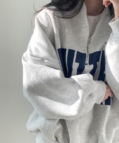 yuue' ( wear )(ユーイ)の「裏起毛オーバーサイズハーフジップロゴスウェット(スウェット・レディース・グレー/ブルー・FREE)」の11枚目の写真