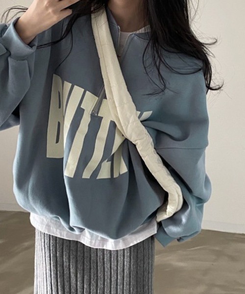 yuue' ( wear )(ユーイ)の「裏起毛オーバーサイズハーフジップロゴスウェット(スウェット・レディース・グレー/ブルー・FREE)」の14枚目の写真