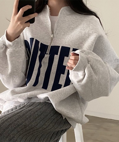yuue' ( wear )(ユーイ)の「裏起毛オーバーサイズハーフジップロゴスウェット(スウェット・レディース・グレー/ブルー・FREE)」の5枚目の写真