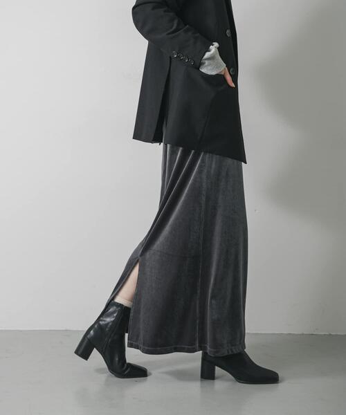 SENSE OF PLACE by URBAN RESEARCH（センスオブプレイスバイアーバンリサーチ）の「『TALLサイズ/WEB限定』ベロアナロースカート（スカート・レディース・グレー/ブラウン/ベージュ・TALL/MEDIUM/SMALL）」の2枚目の写真