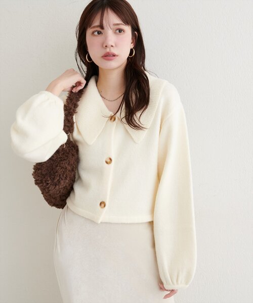 natural couture(ナチュラルクチュール)の「【WEB限定】BIGカラーショート丈ニット(カーディガン/ボレロ・レディース・サックスブルー/アイボリー/チャコールグレー/ダークブラウン・FREE)」の2枚目の写真