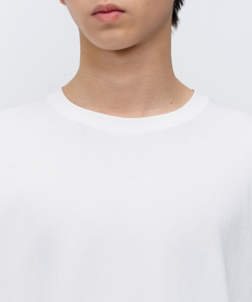 MUSINSA STANDARD（ムシンサスタンダード）の「レイヤードクルーネック長袖Tシャツ_通常丈 [ホワイト]（Tシャツ/カットソー・メンズ・その他・SMALL/MEDIUM/LARGE/X-LARGE/XX-LARGE/X-SMALL）」の4枚目の写真