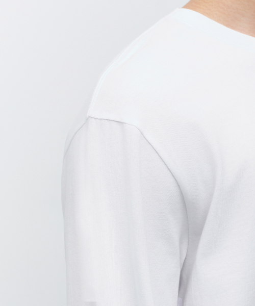 MUSINSA STANDARD（ムシンサスタンダード）の「レイヤードクルーネック長袖Tシャツ_通常丈 [ホワイト]（Tシャツ/カットソー・メンズ・その他・SMALL/MEDIUM/LARGE/X-LARGE/XX-LARGE/X-SMALL）」の5枚目の写真