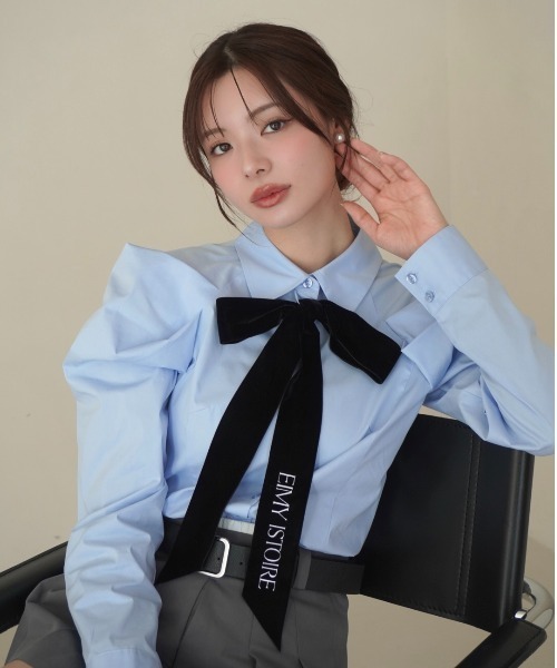 EIMY ISTOIRE（エイミーイストワール）の「ベルベットリボンロゴシャツ（シャツ/ブラウス・レディース・ホワイト/サックスブルー・F）」の19枚目の写真