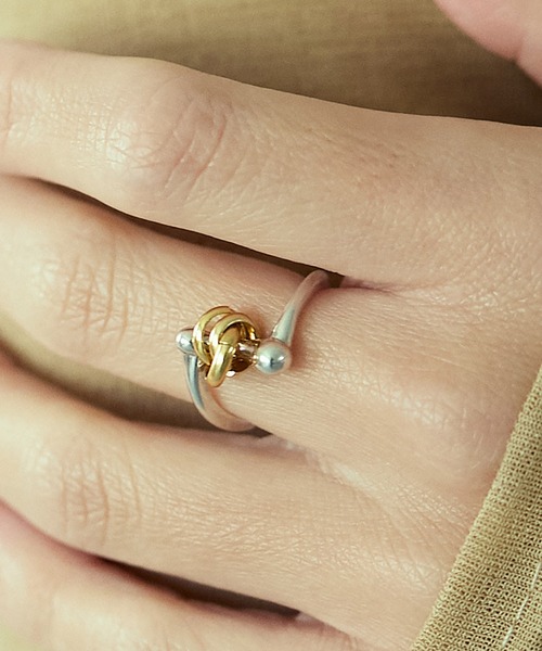 LAPUIS(ラピュイ)の「LAPUIS(ラピュイ) Flow coil ring(リング・レディース・マルチ/ゴールド・11号/13号)」の2枚目の写真