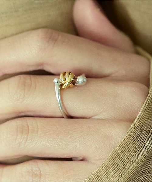 LAPUIS(ラピュイ)の「LAPUIS(ラピュイ) Flow coil ring(リング・レディース・マルチ/ゴールド・11号/13号)」の9枚目の写真