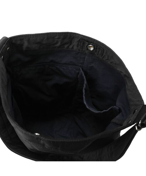 PORTER(ポーター)の「マイル ショルダーバッグ(ショルダーバッグ・メンズ・オフホワイト/ブラック・FREE)」の17枚目の写真