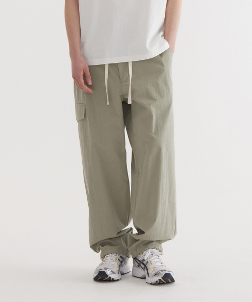 COVERNAT(カバーナット)の「セミワイドストリングカーゴイージーパンツライトカーキ(その他パンツ・レディース・その他・SMALL/MEDIUM/LARGE/X-LARGE)」の1枚目の写真