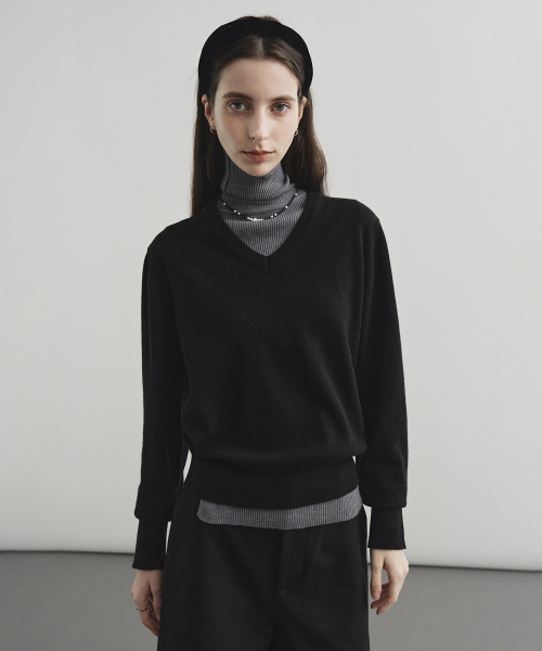 MONGDOL(モンドル)の「ウールカシミヤVネックニットブラックMDKT088BLACK(ニット/セーター・レディース・その他・MEDIUM/SMALL)」の4枚目の写真