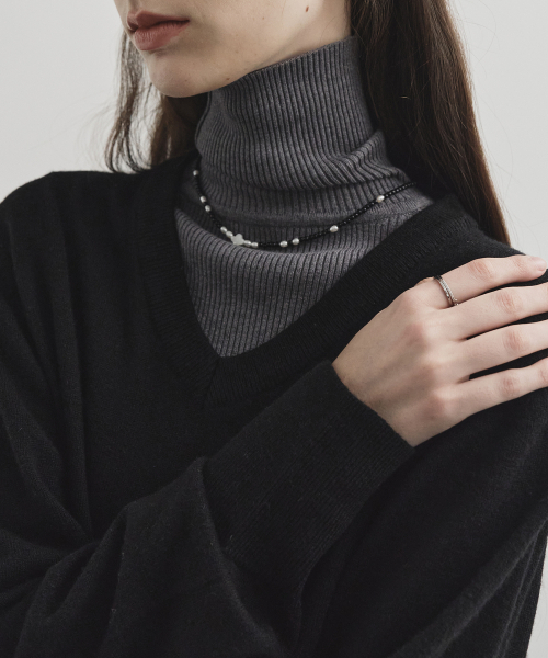MONGDOL(モンドル)の「ウールカシミヤVネックニットブラックMDKT088BLACK(ニット/セーター・レディース・その他・MEDIUM/SMALL)」の5枚目の写真