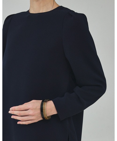 qualite（カリテ）の「ライトダブルクロスナローブラウス/オケージョン/セレモニー/フォーマル/オフィスカジュアル（シャツ/ブラウス・レディース・ネイビー/オフホワイト・フリー）」の17枚目の写真