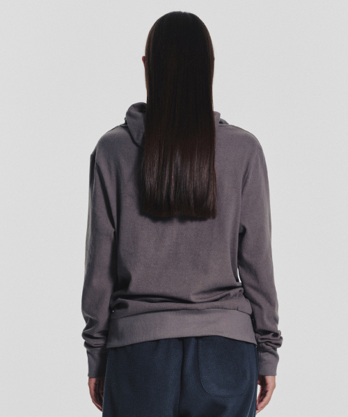 MENASOO(ミナス)の「MNS Track Binding High Neck Hoodie_Gray(パーカー・レディース・グレー・2/1)」の3枚目の写真