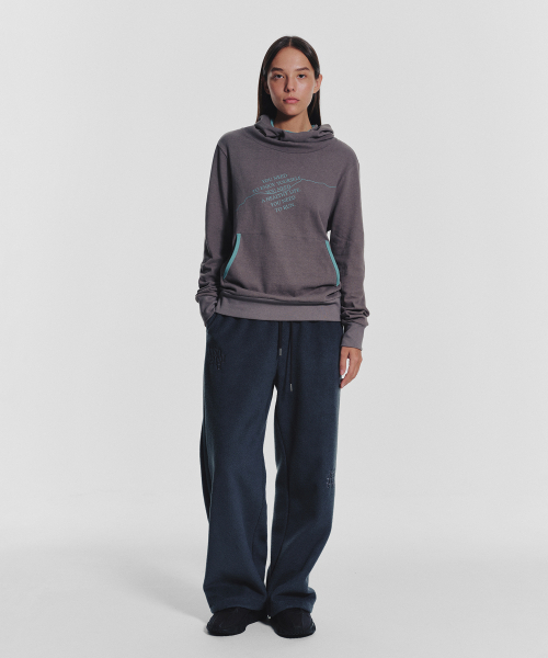 MENASOO(ミナス)の「MNS Track Binding High Neck Hoodie_Gray(パーカー・レディース・グレー・2/1)」の5枚目の写真