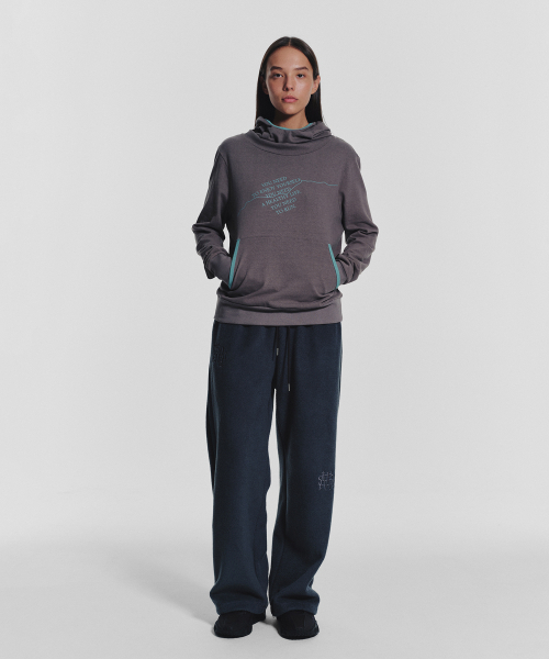 MENASOO(ミナス)の「MNS Track Binding High Neck Hoodie_Gray(パーカー・レディース・グレー・2/1)」の8枚目の写真
