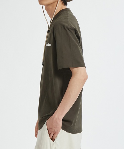Barbour(バブアー)の「【Barbour】barbour crossby archive logo os t-shirt(Tシャツ/カットソー・メンズ・ネイビー/ブラック/ホワイト/オリーブ・40/38/36/34/42)」の14枚目の写真