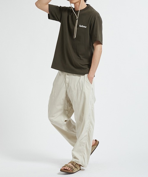 Barbour(バブアー)の「【Barbour】barbour crossby archive logo os t-shirt(Tシャツ/カットソー・メンズ・ネイビー/ブラック/ホワイト/オリーブ・40/38/36/34/42)」の15枚目の写真