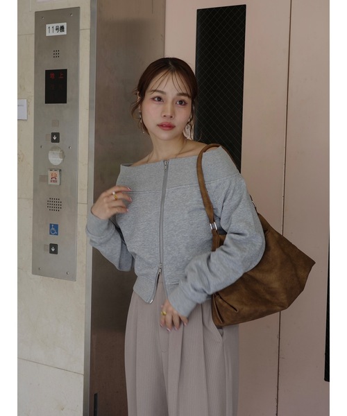 jumelle（ジュメロ）の「zip off shoulder sweat（スウェット・レディース・アイボリー/グレー・MEDIUM）」の2枚目の写真