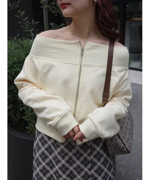 jumelle（ジュメロ）の「zip off shoulder sweat（スウェット・レディース・アイボリー/グレー・MEDIUM）」の4枚目の写真