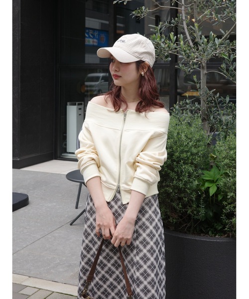 jumelle（ジュメロ）の「zip off shoulder sweat（スウェット・レディース・アイボリー/グレー・MEDIUM）」の5枚目の写真