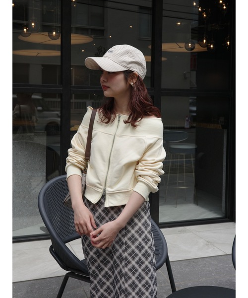 jumelle（ジュメロ）の「zip off shoulder sweat（スウェット・レディース・アイボリー/グレー・MEDIUM）」の7枚目の写真