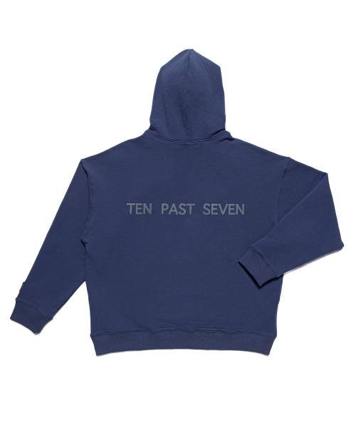 TEN PAST SEVEN（テン ファスト セブン）の「ロゴフードパーカー - ブルー（パーカー・メンズ・その他・SMALL/MEDIUM/LARGE）」の2枚目の写真