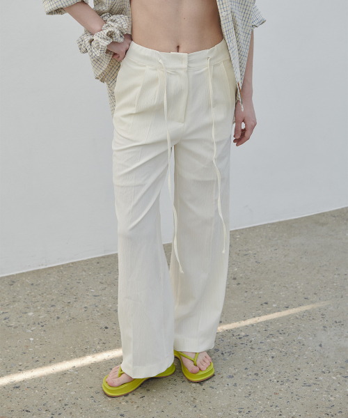 320SHOWROOM(320ショールーム)の「Luen Crinkle Summer Pants Cream(スラックス・レディース・アイボリー・SMALL/MEDIUM)」の2枚目の写真